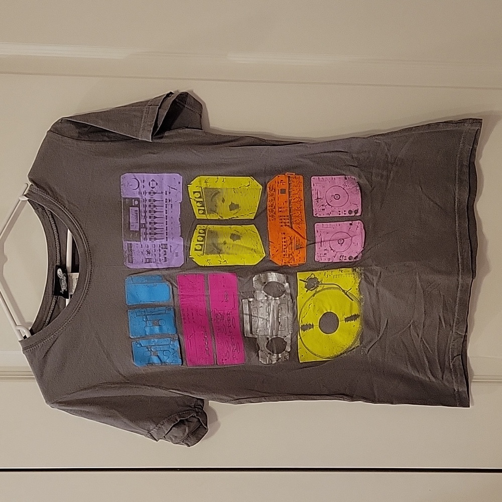 Like New DJ and Boombox Graphic T-Shirt